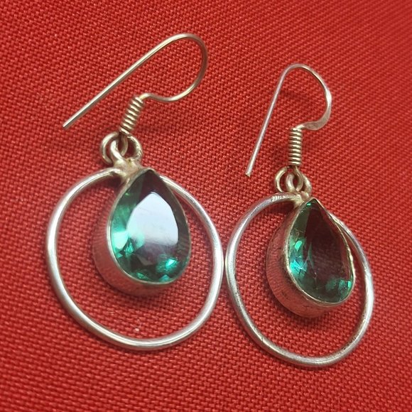 Vintage Emerald Green Glass Silver Tone Dangling Hook Earrings - Picture 9 of 10